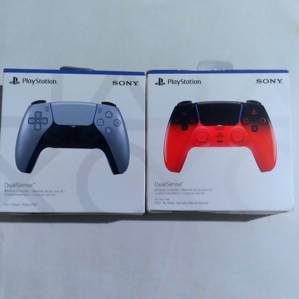 Techno Red  / Sterling Silver PS5 Dual Sense Wireless Controller Bundle